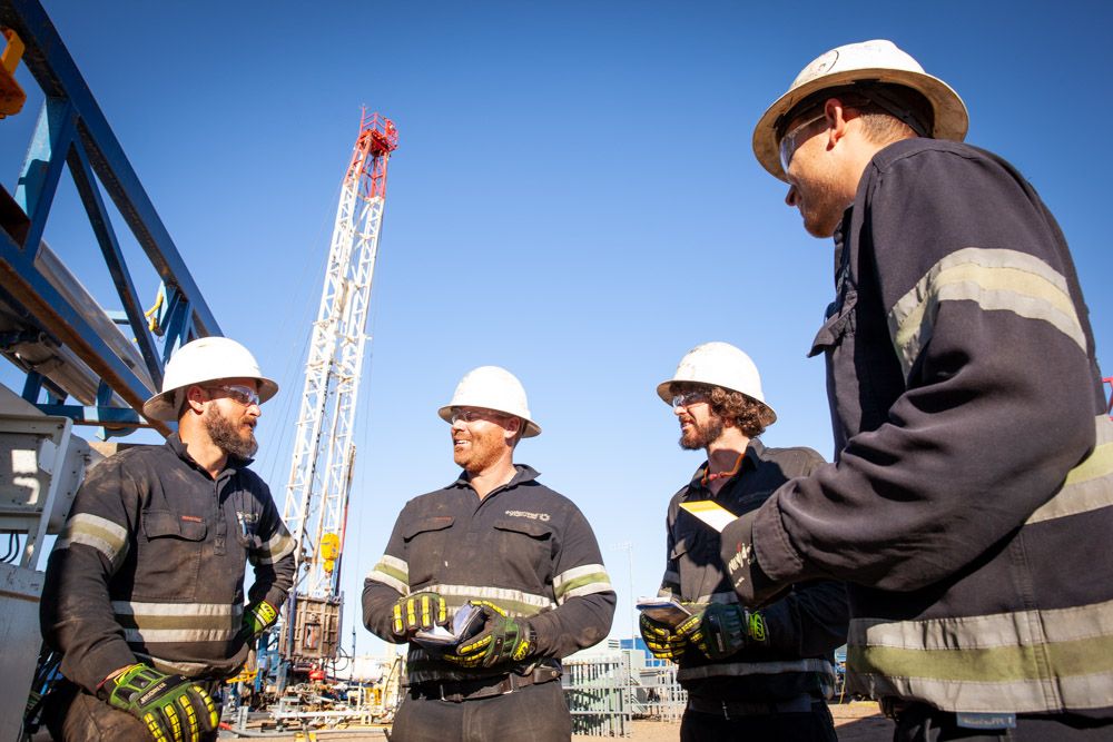 Men_meeting_at_a_construction_site